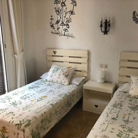 Hostal Parellades Sitges Exterior photo