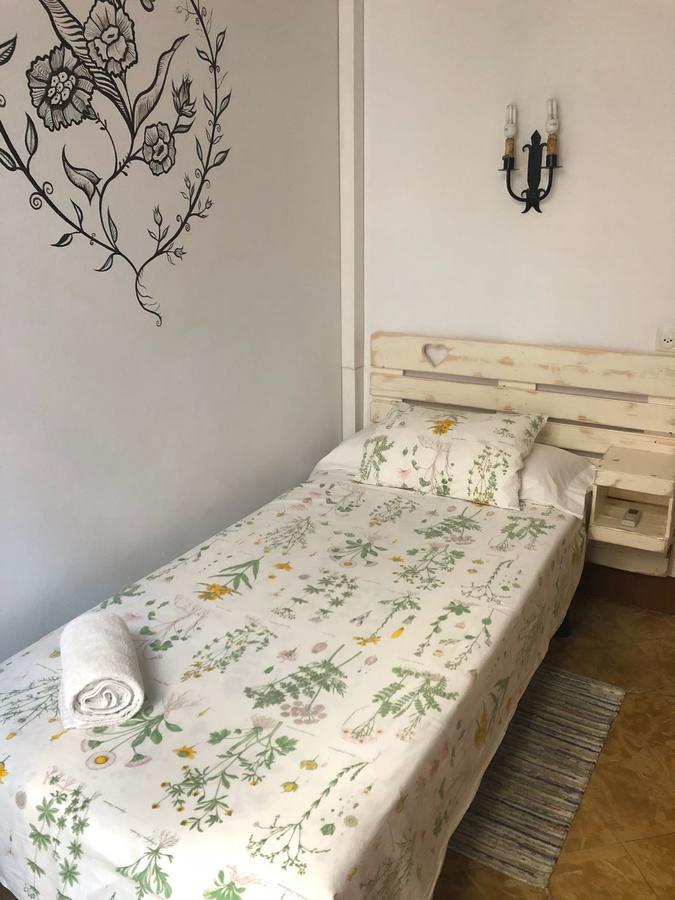 Hostal Parellades Sitges Exterior photo