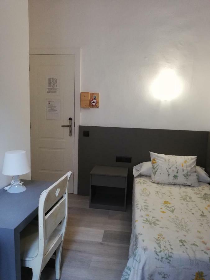 Hostal Parellades Sitges Exterior photo